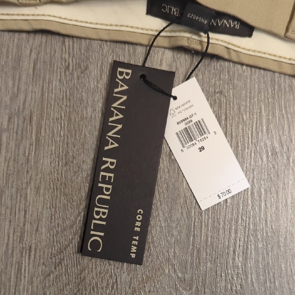 Banana Republic Men's Tan Shorts - Picture 2 of 4
